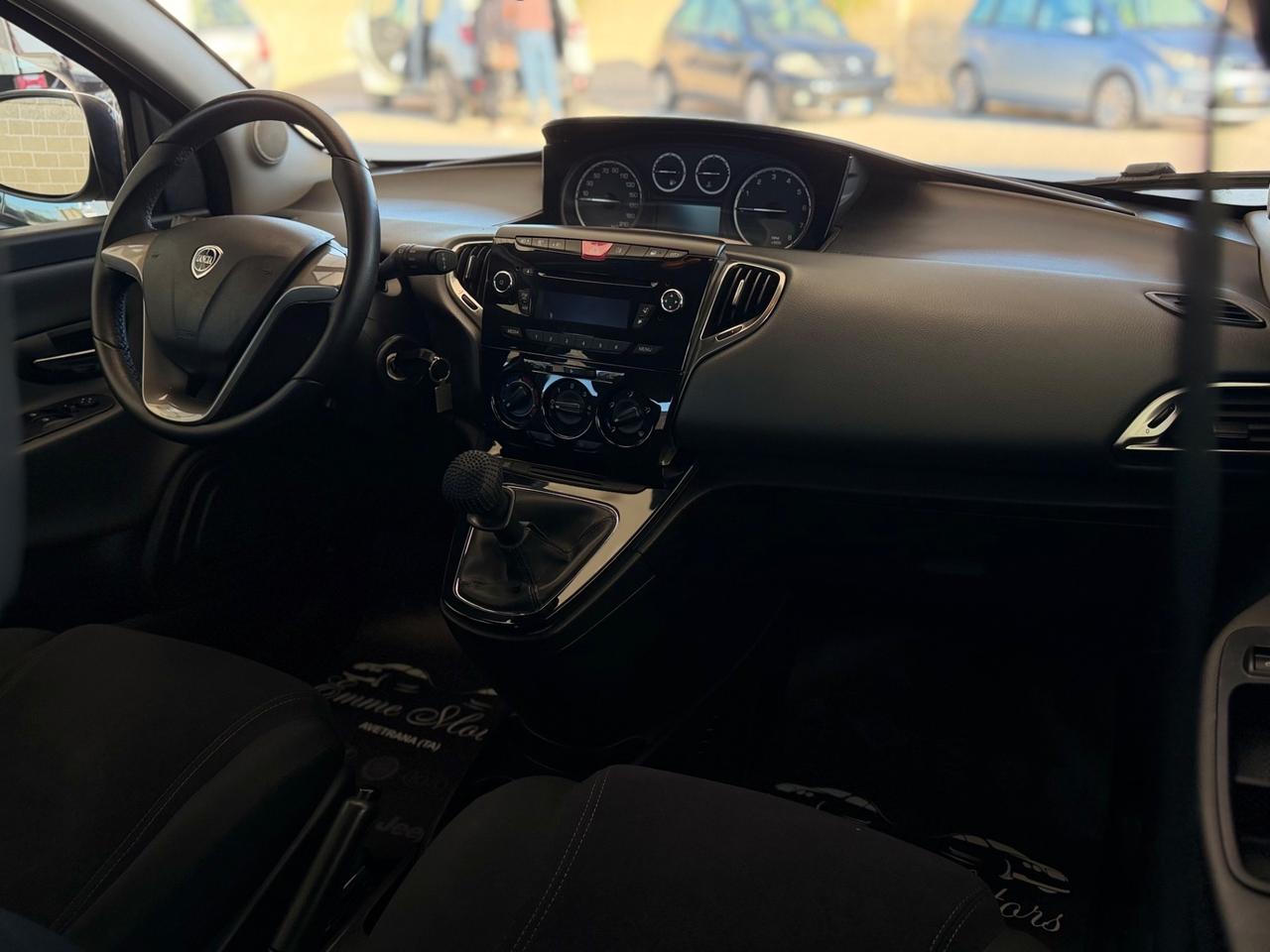 Lancia Ypsilon 1.2 69 CV 5 porte Gold
