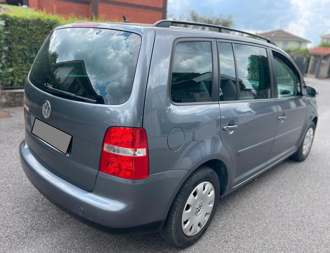 Volkswagen Touran 1.6 Conceptline Bifuel G