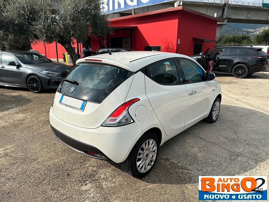 Lancia Ypsilon 1.3 MJT 16V 95 CV 5 porte S&S Silver