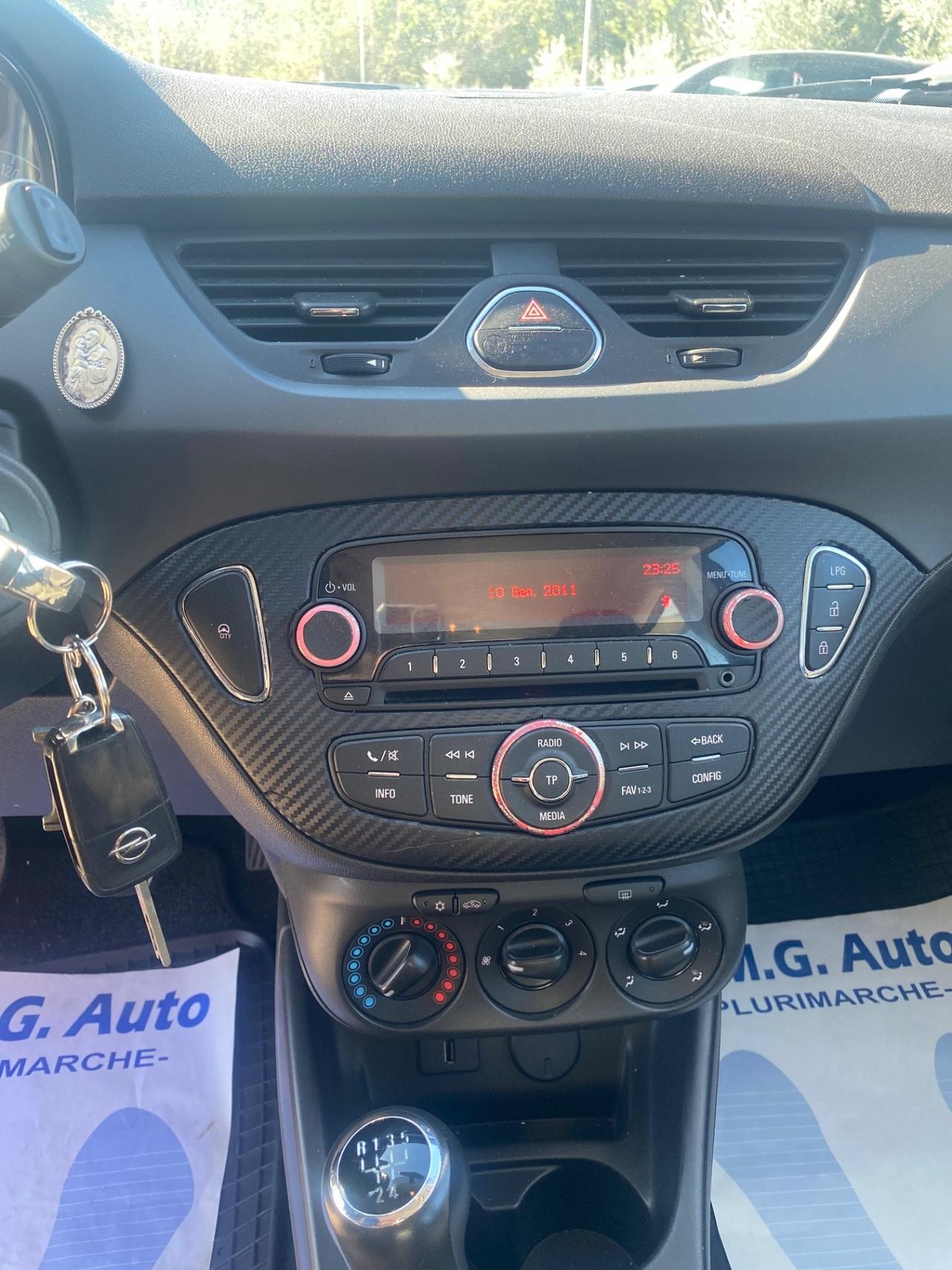 Opel Corsa 1.4 90CV 66 kW GPL Tech 5 porte b-Color