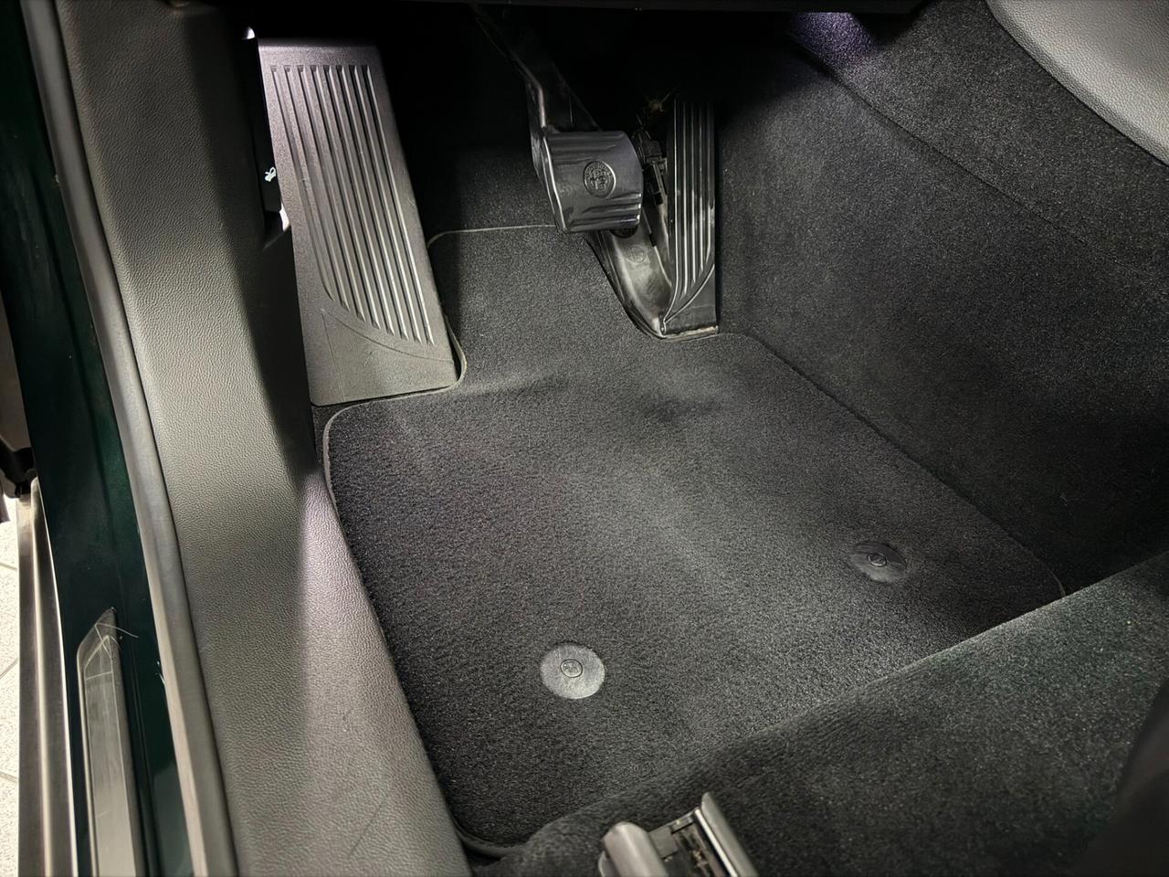 2.2 TD 190 CV EXECUTIVE Q4 19" HARMAN KARDON + SUBWOOFER