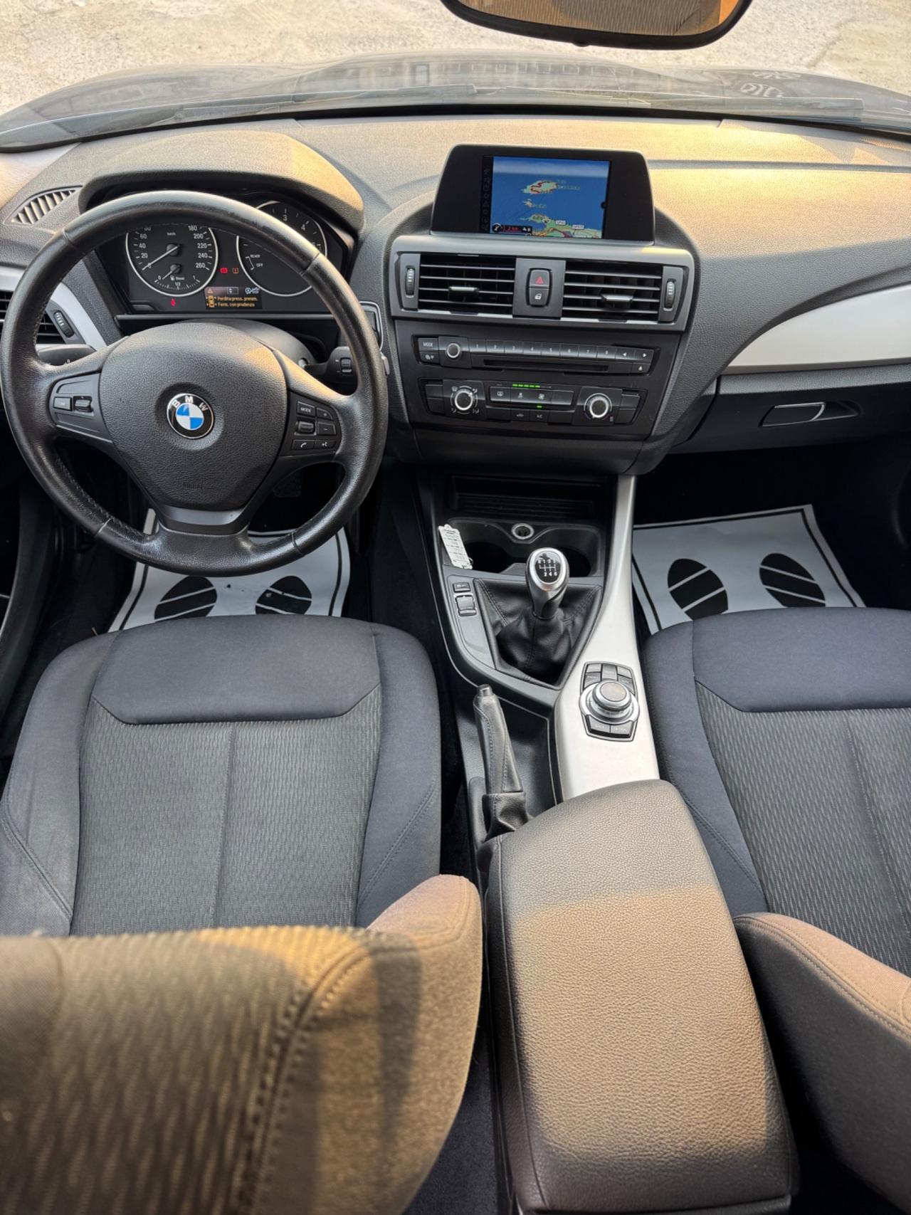 Bmw 116 116d 5p. Unique