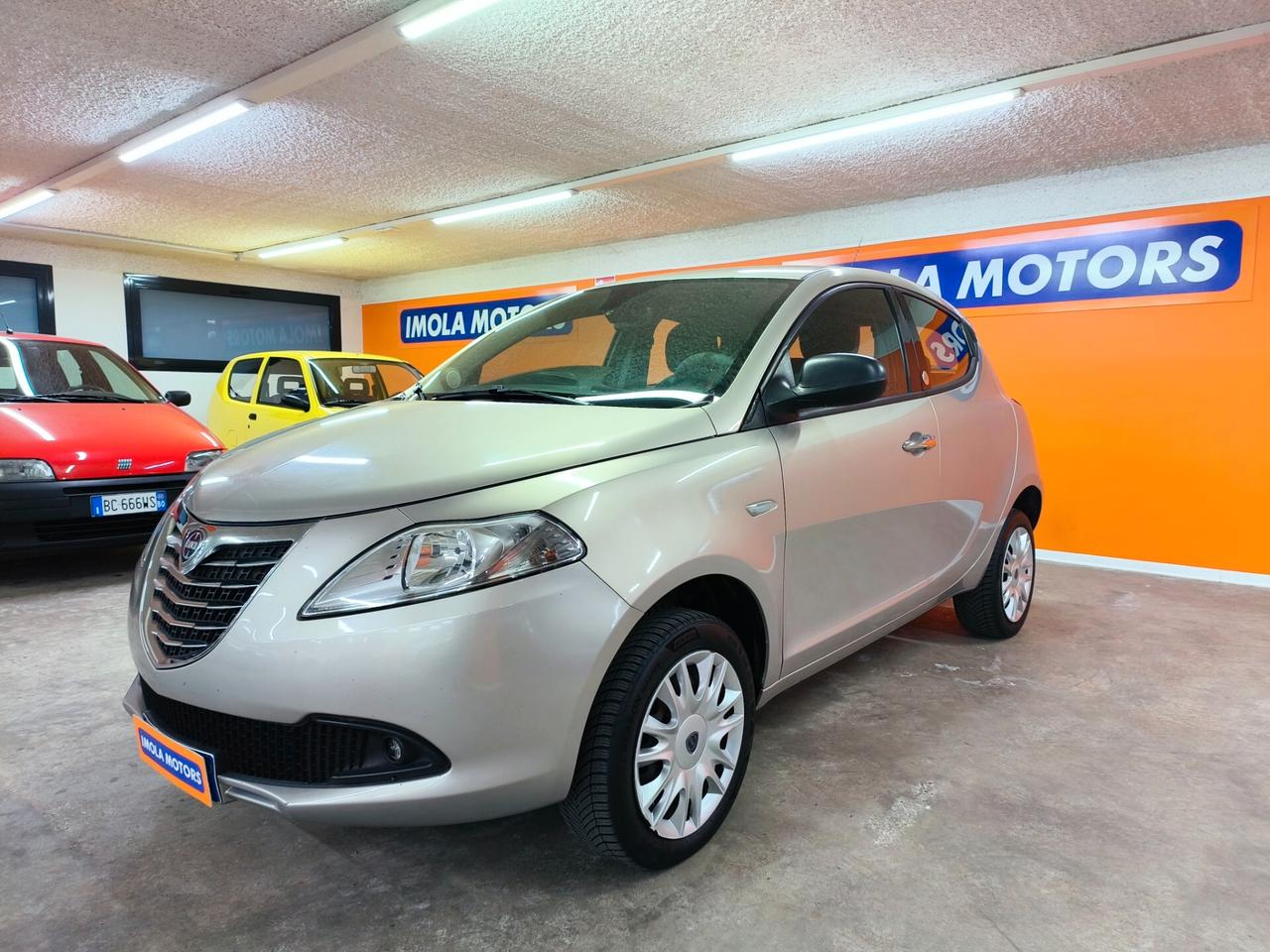 Lancia Ypsilon 0.9 TwinAir 85 CV 5 porte S&S Gold