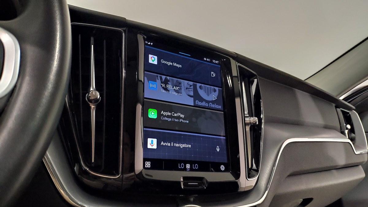 VOLVO Xc60 B4 Mild Hybrid (D) Awd Geartronic Momentum Pro