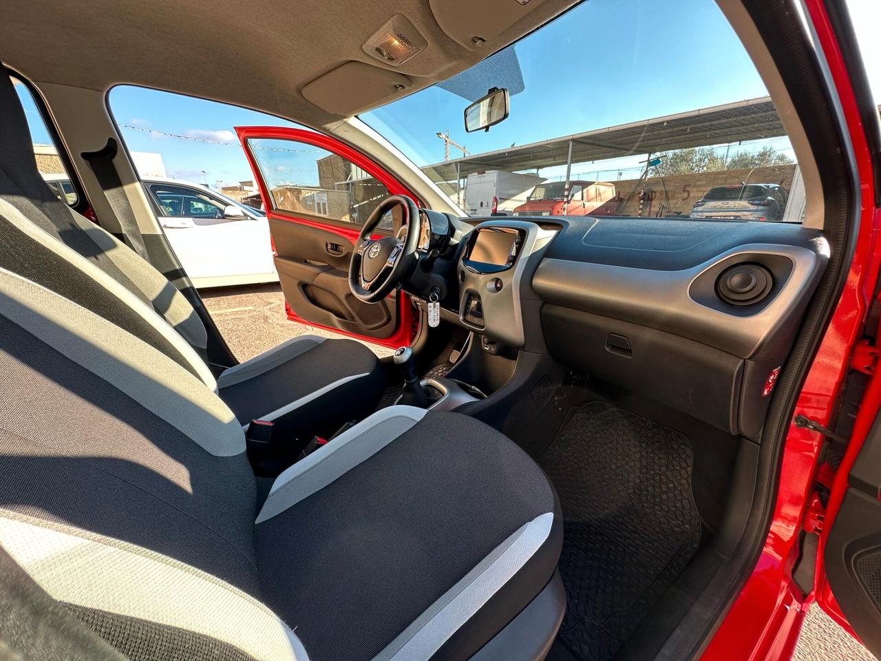 Toyota Aygo 1.0 VVT-i 69 CV 5 porte x-cool