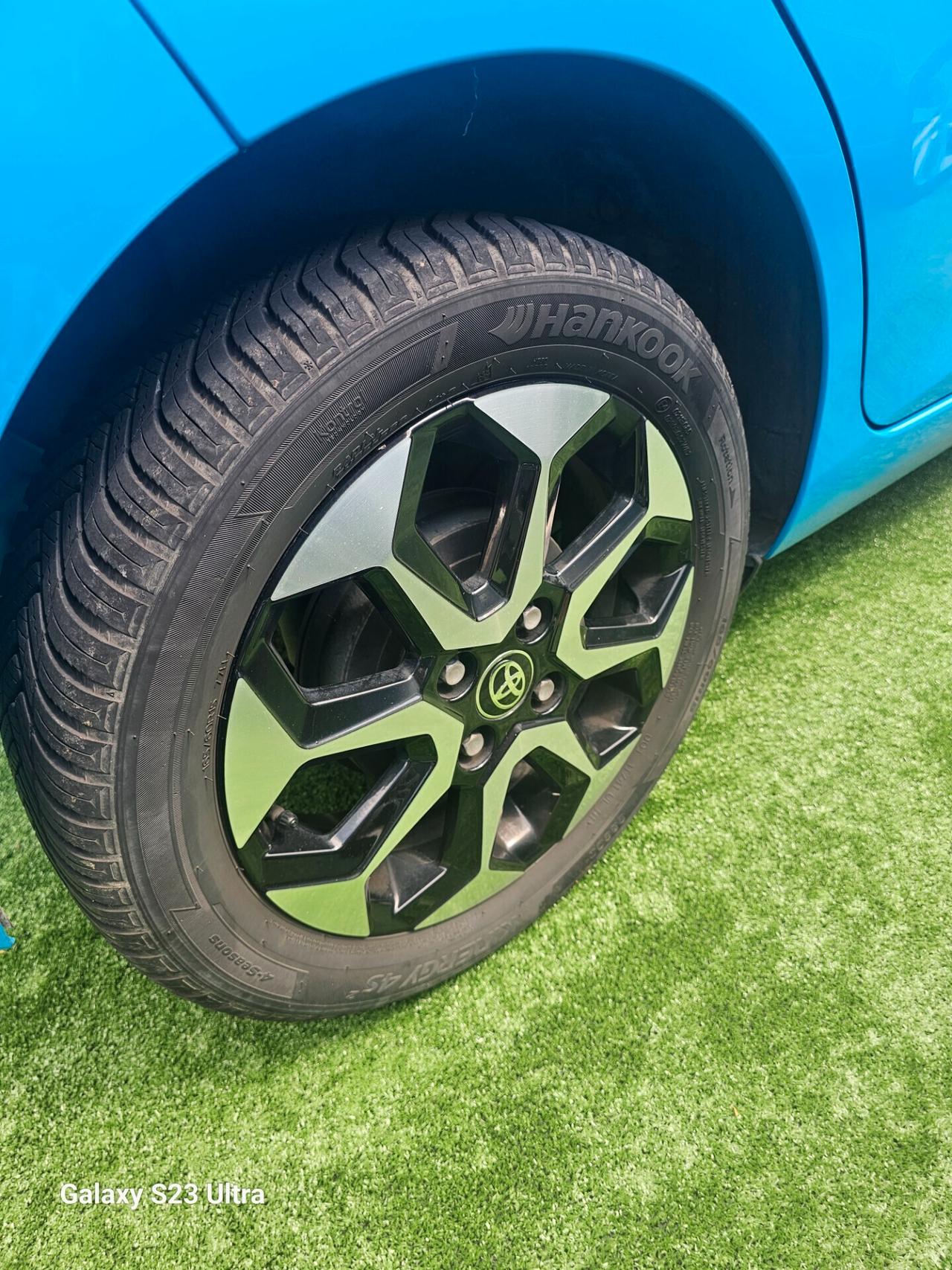 Toyota Aygo Connect 1.0 VVT-i 72 CV 5 porte x-clusiv