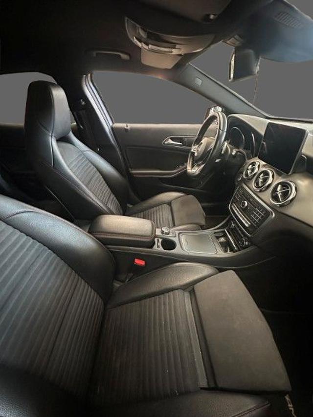 MERCEDES-BENZ GLA 220 d Automatic 4Matic Premium