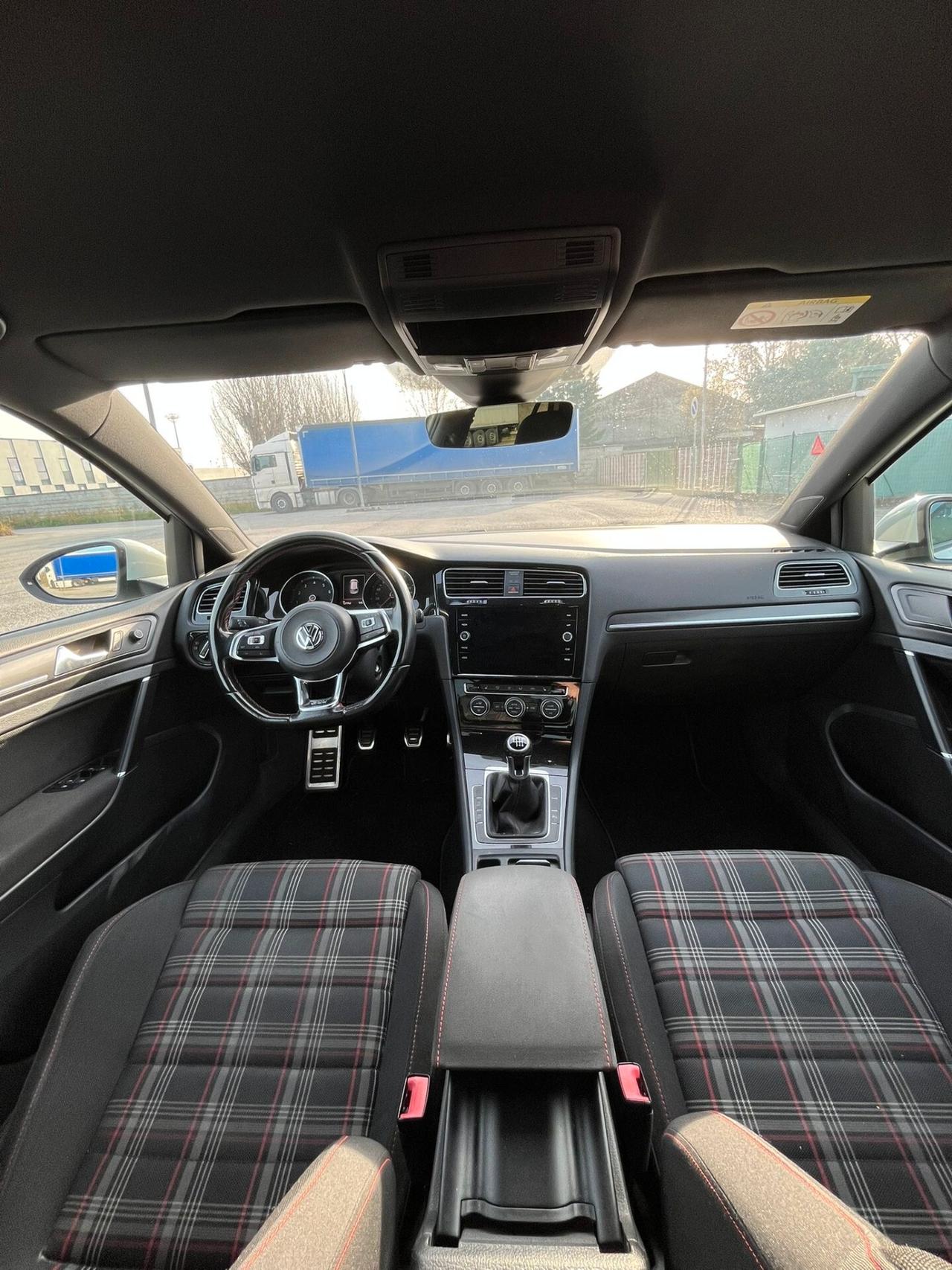 Volkswagen Golf GTI Performance 2.0 245 CV TSI 3p. BMT