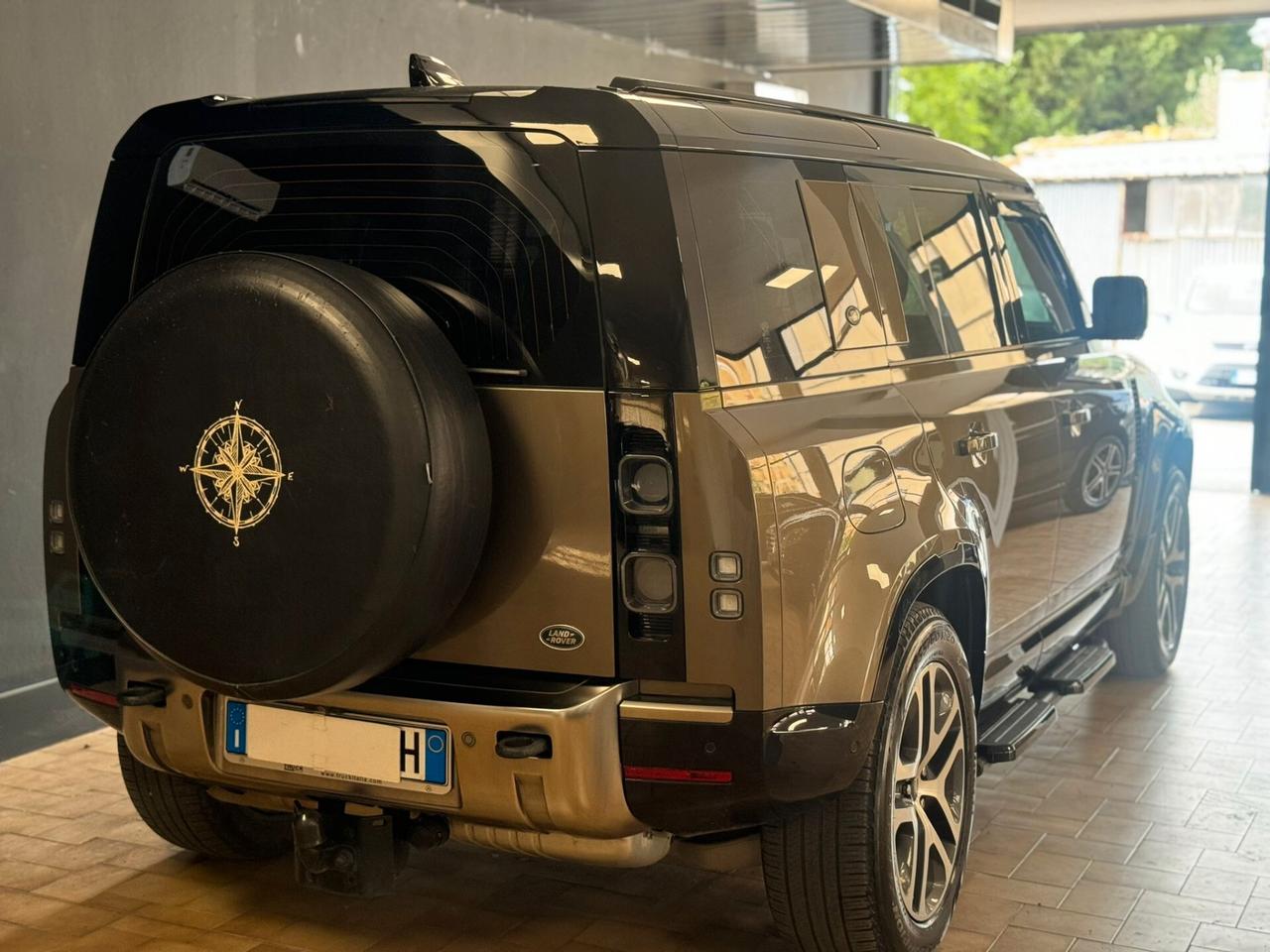Land Rover Defender 110 3.0D I6 200 CV AWD Auto X-Dynamic S
