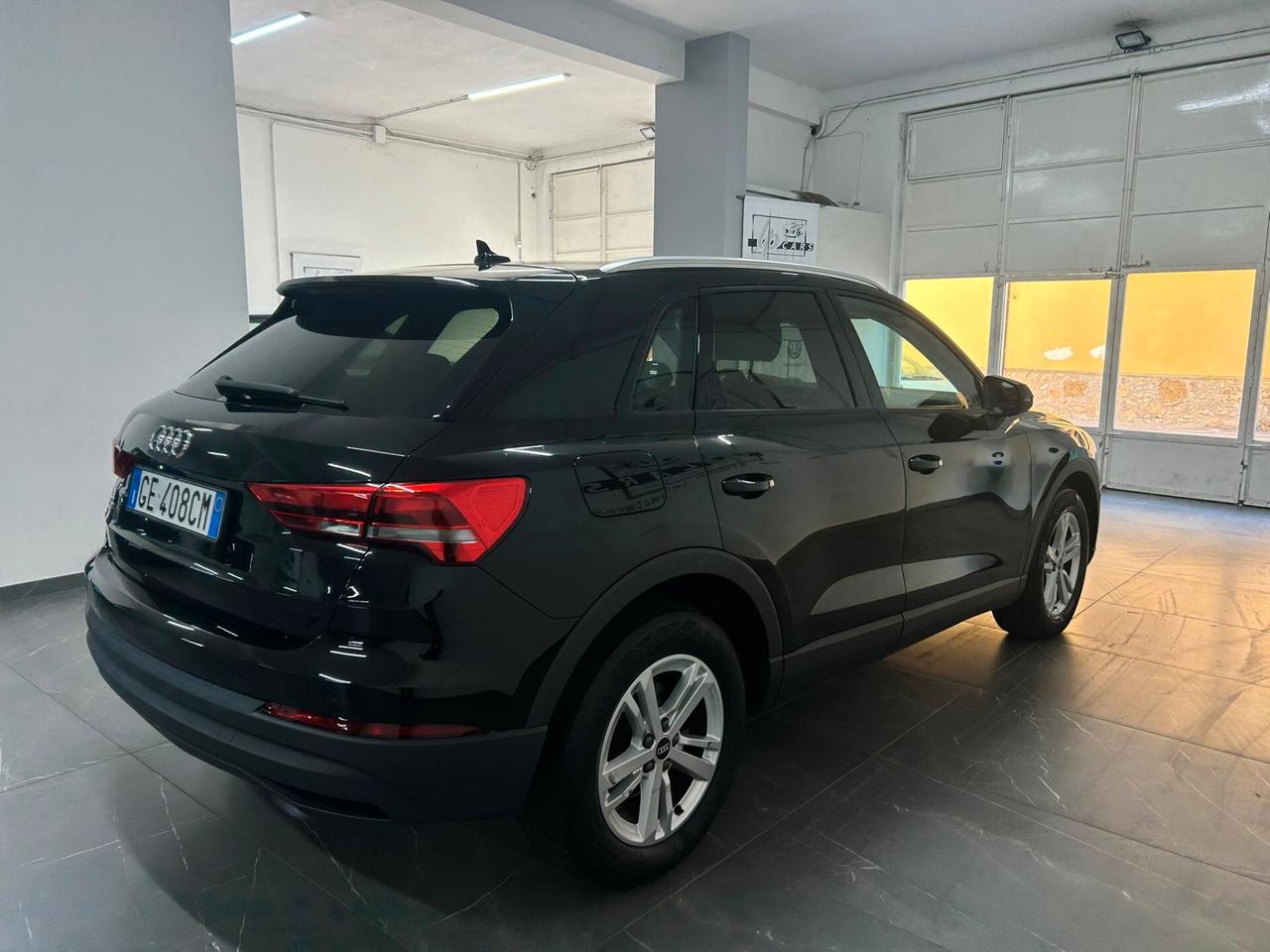 Audi Q3 35 TDI S tronic Business