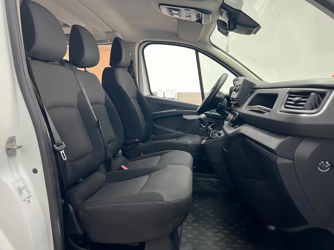 Nissan Primastar 2.0 dCi 110CV PC-TN Bus