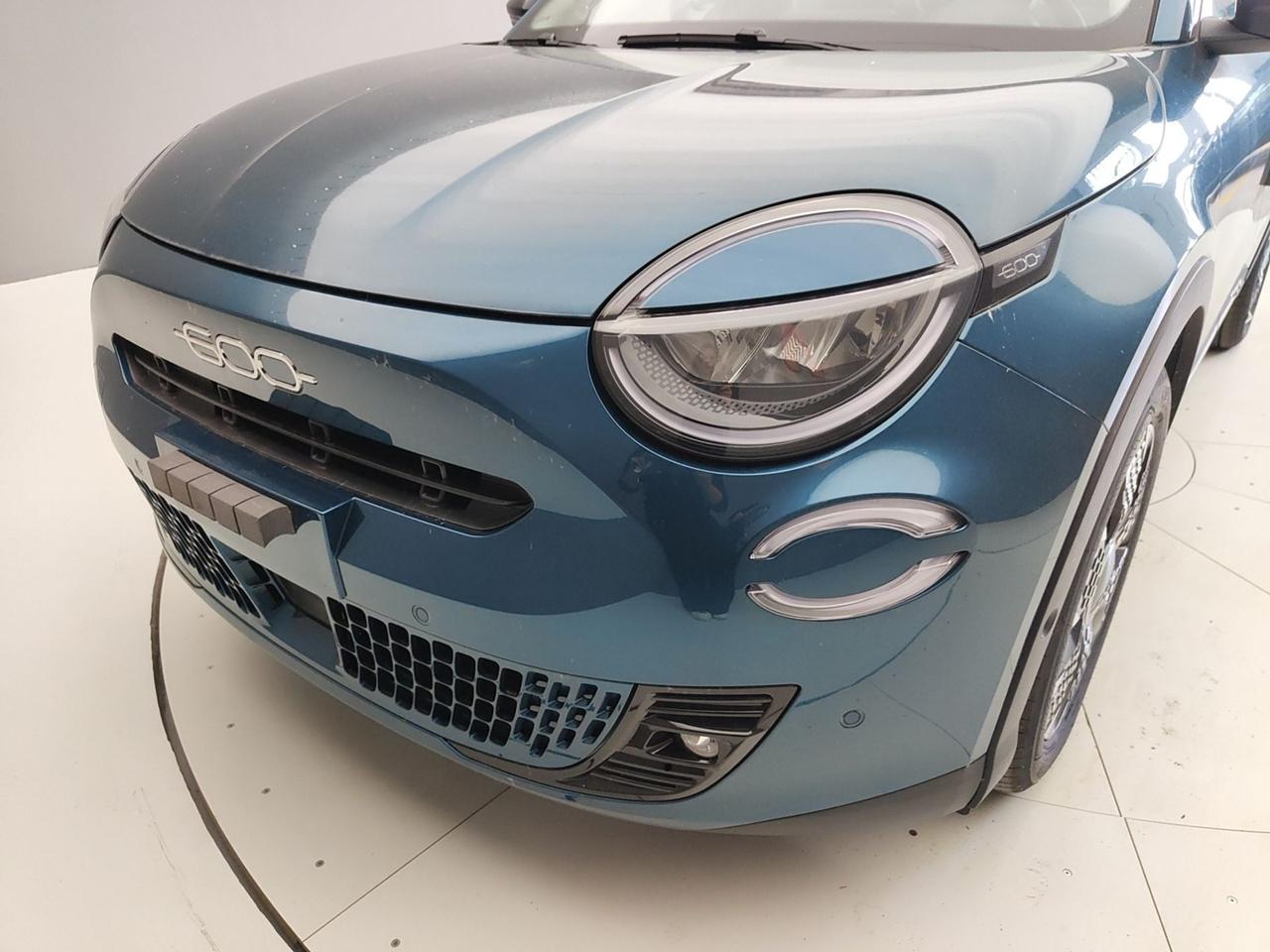 FIAT 600 IV 2023 54KWH 156CV LA PRIMA