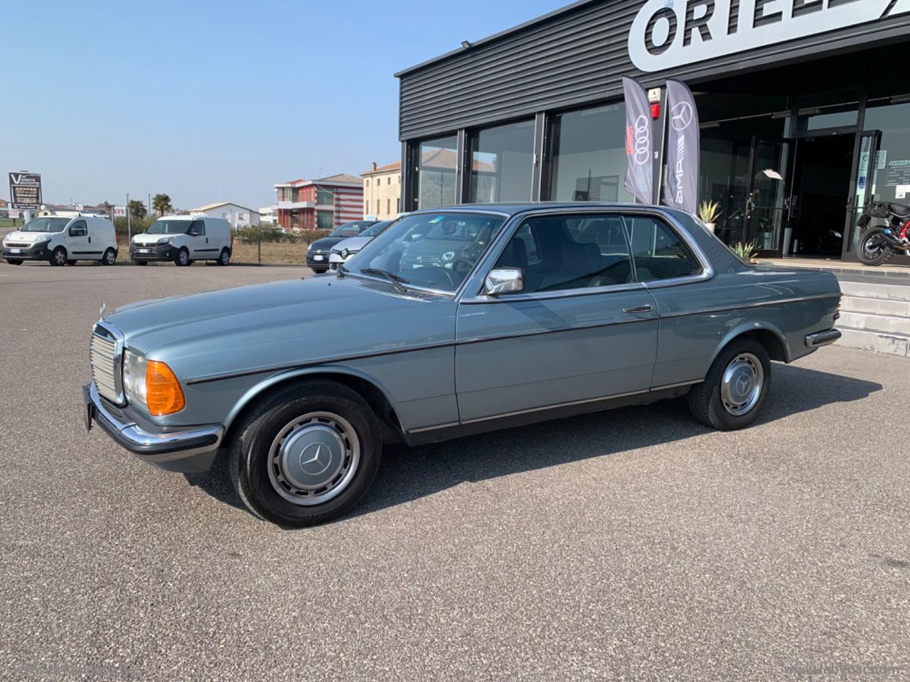 MERCEDES-BENZ 230 C AUTOMATICA DA COLLEZIONE