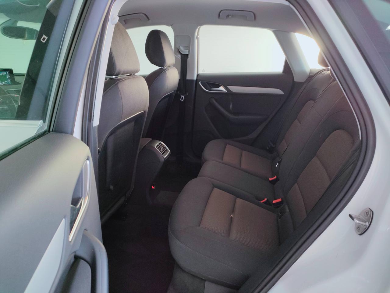 AUDI Q3 I 2011 - Q3 2.0 tdi Business Plus 140cv