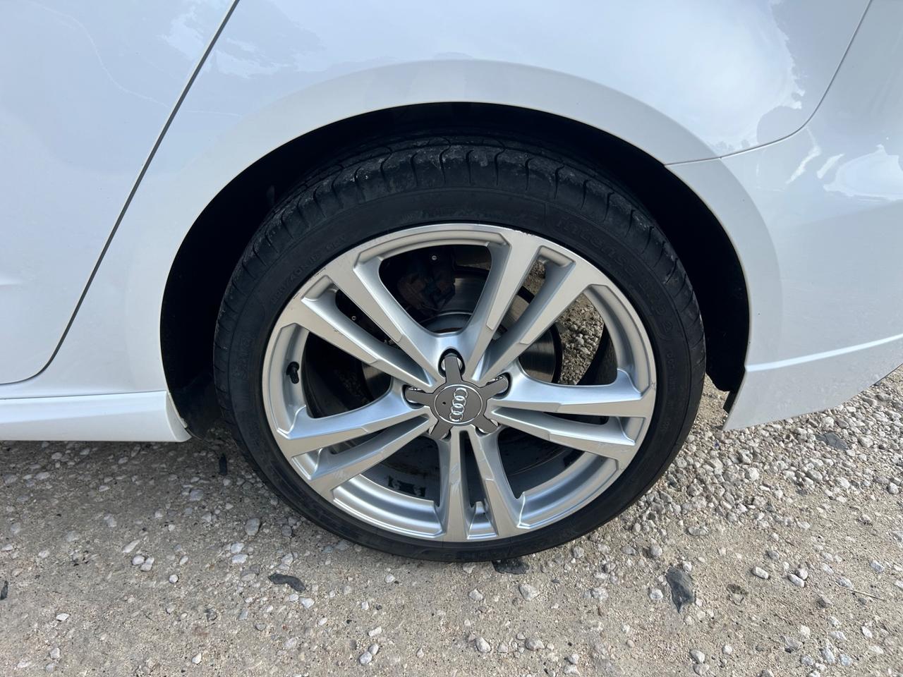 Audi A3 SPB 30 TDI Business Sline esterno neopatentati permute