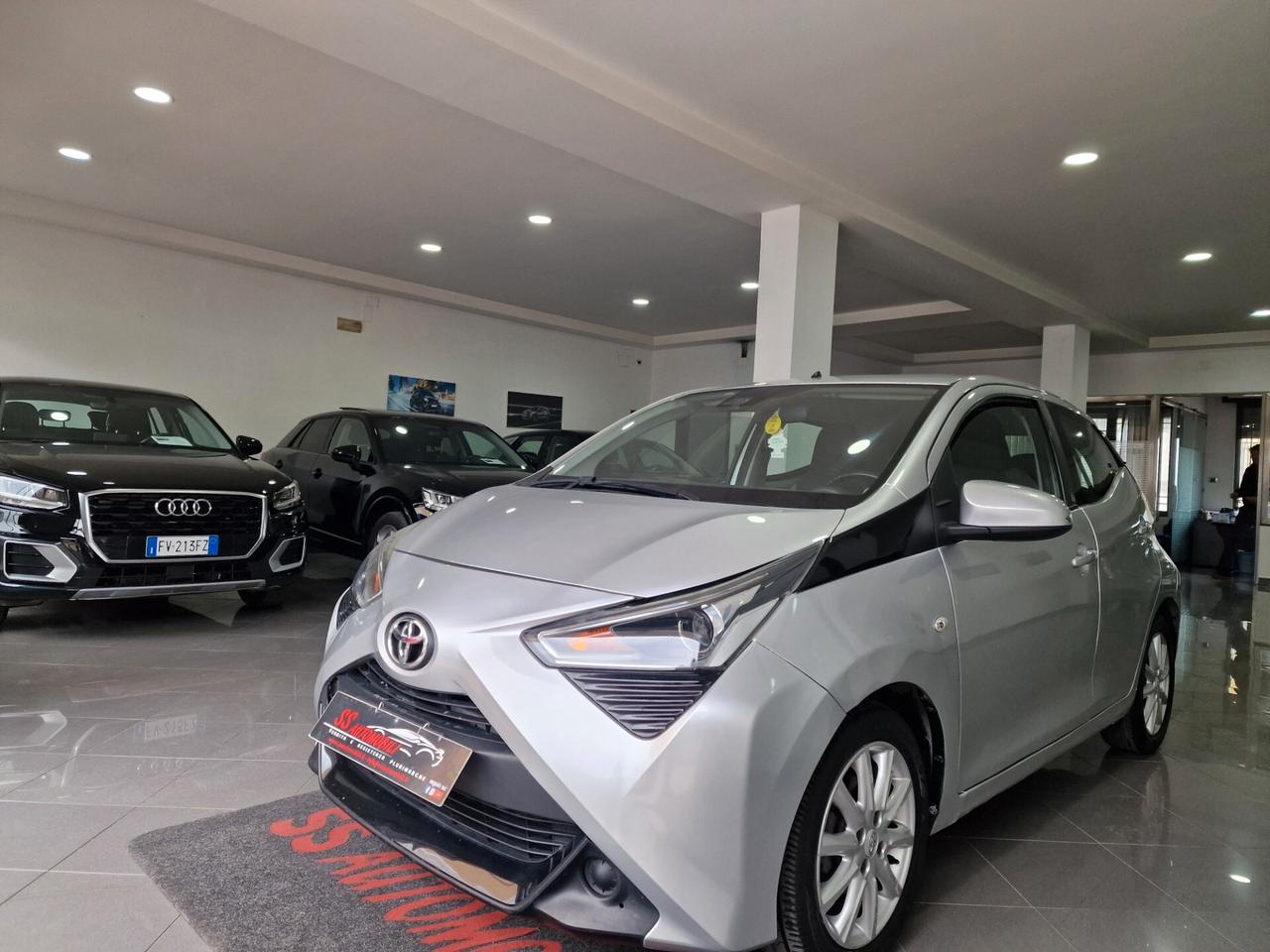 Toyota Aygo 1.0 VVT-i 72 CV 5 porte x-play MMT