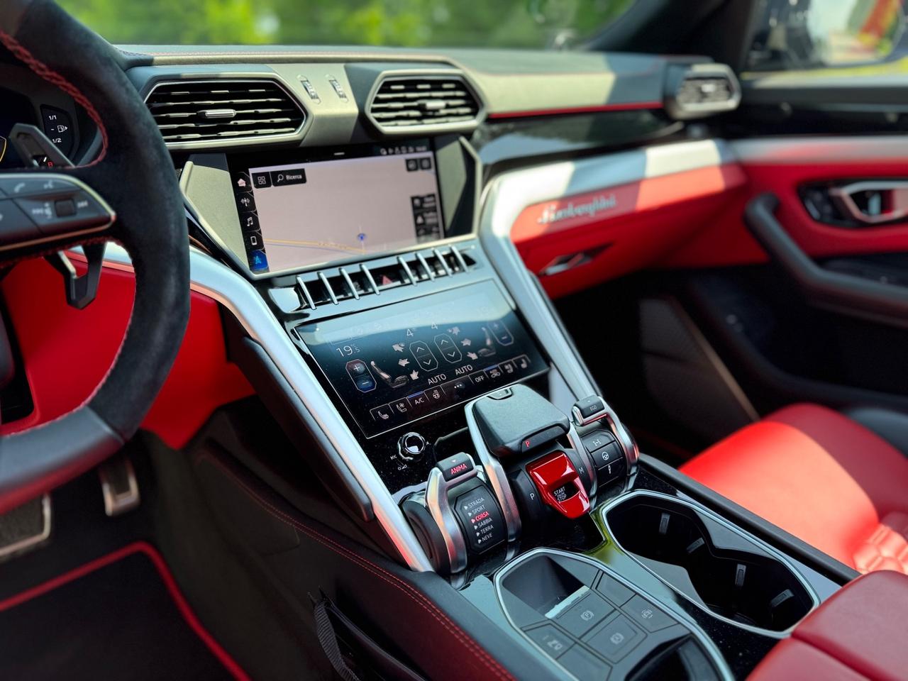 Lamborghini Urus 4.0 V8 650cv Total Black Permute