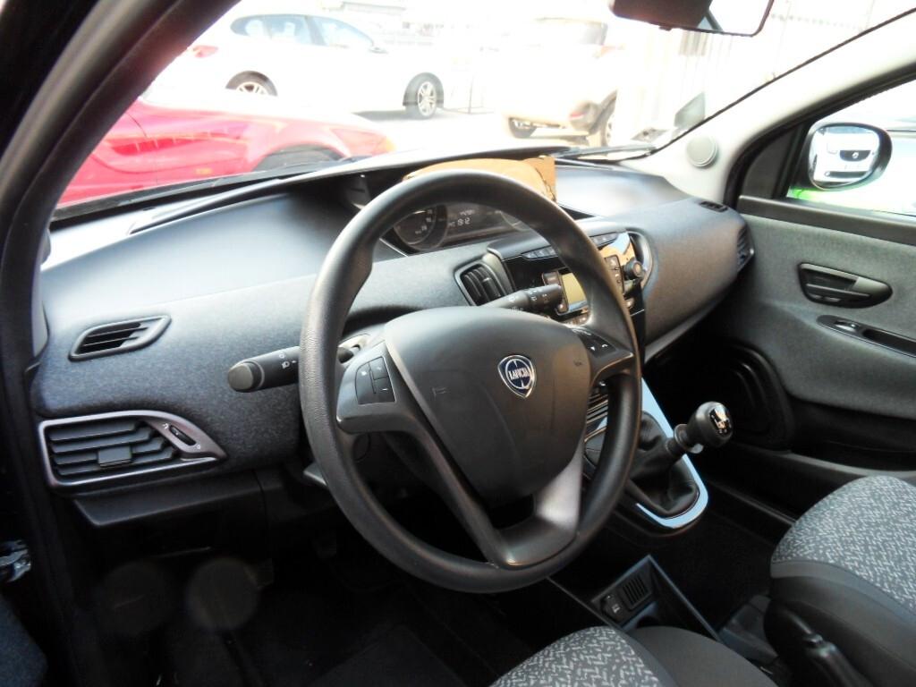 Lancia Ypsilon 1.2 69 CV 5 porte Gold