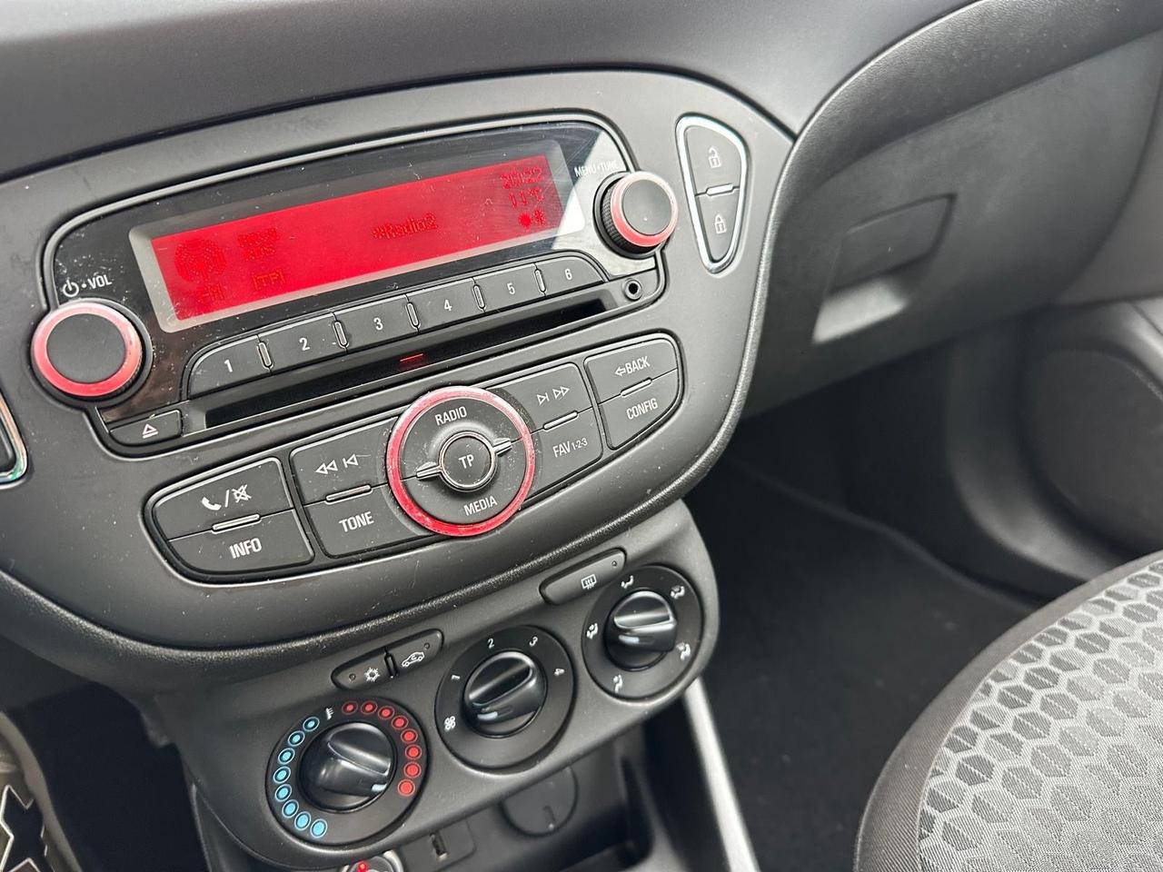 Opel Corsa 1.2 85CV 3 porte GPL-TECH b-color