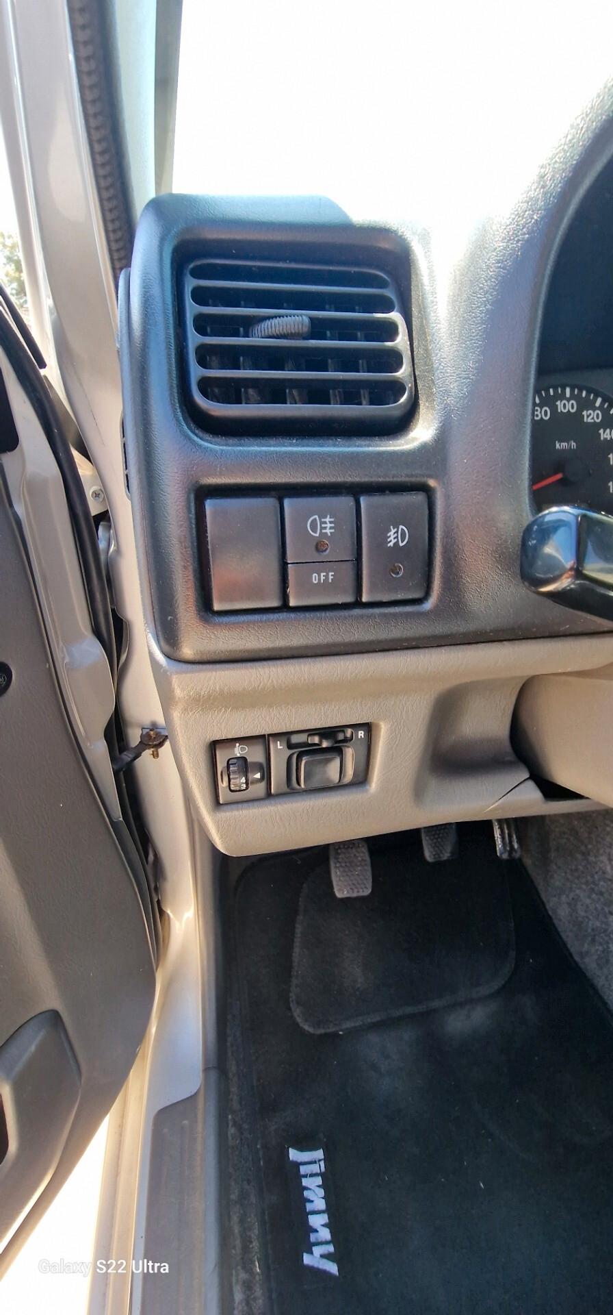 Suzuki Jimny 1.3i 16V cat 4WD JLX