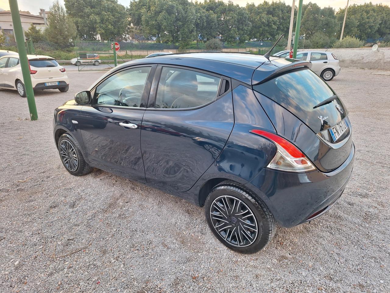 Lancia Ypsilon 1.2 69 CV 5 porte S&S Platinum