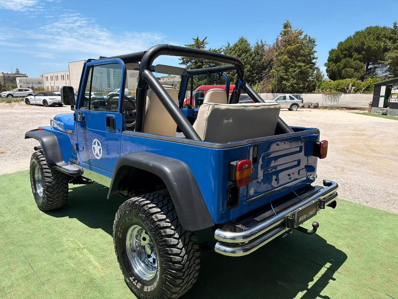 Jeep Wrangler yj 2.5 con motore 4.0