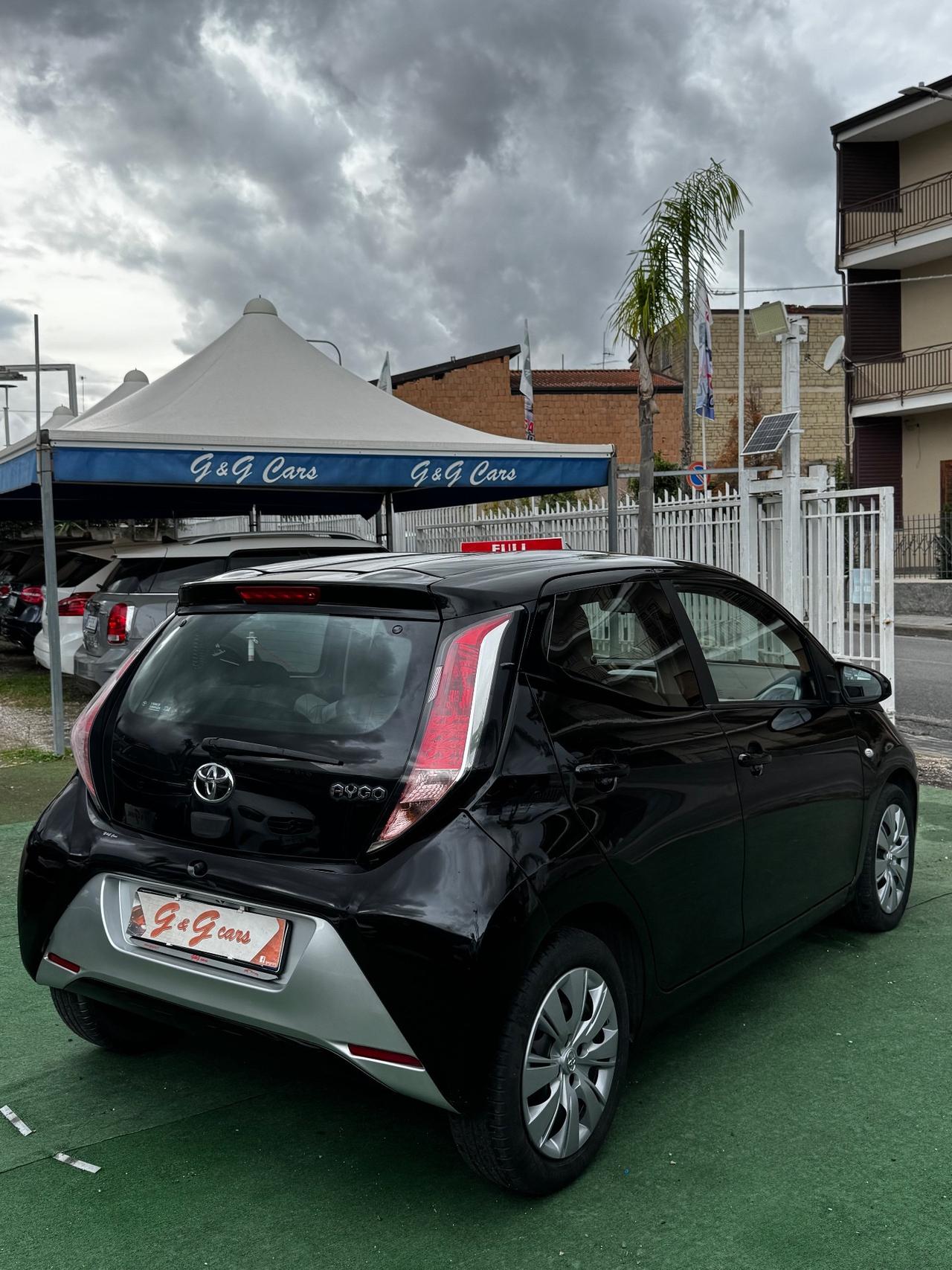 Toyota Aygo 1.0 VVT-i 69 CV 5 porte x-business