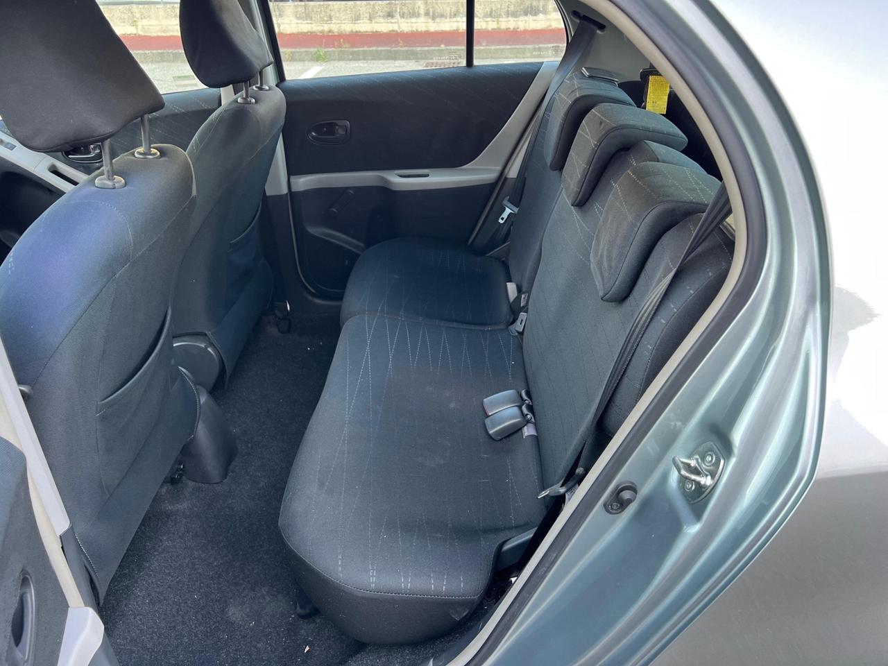 Toyota Yaris 1.0 5 porte Sol