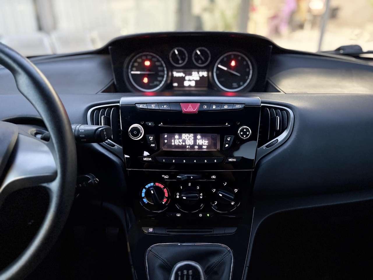 Lancia Ypsilon 1.2 Gpl 69CV E6 Neo - 2014