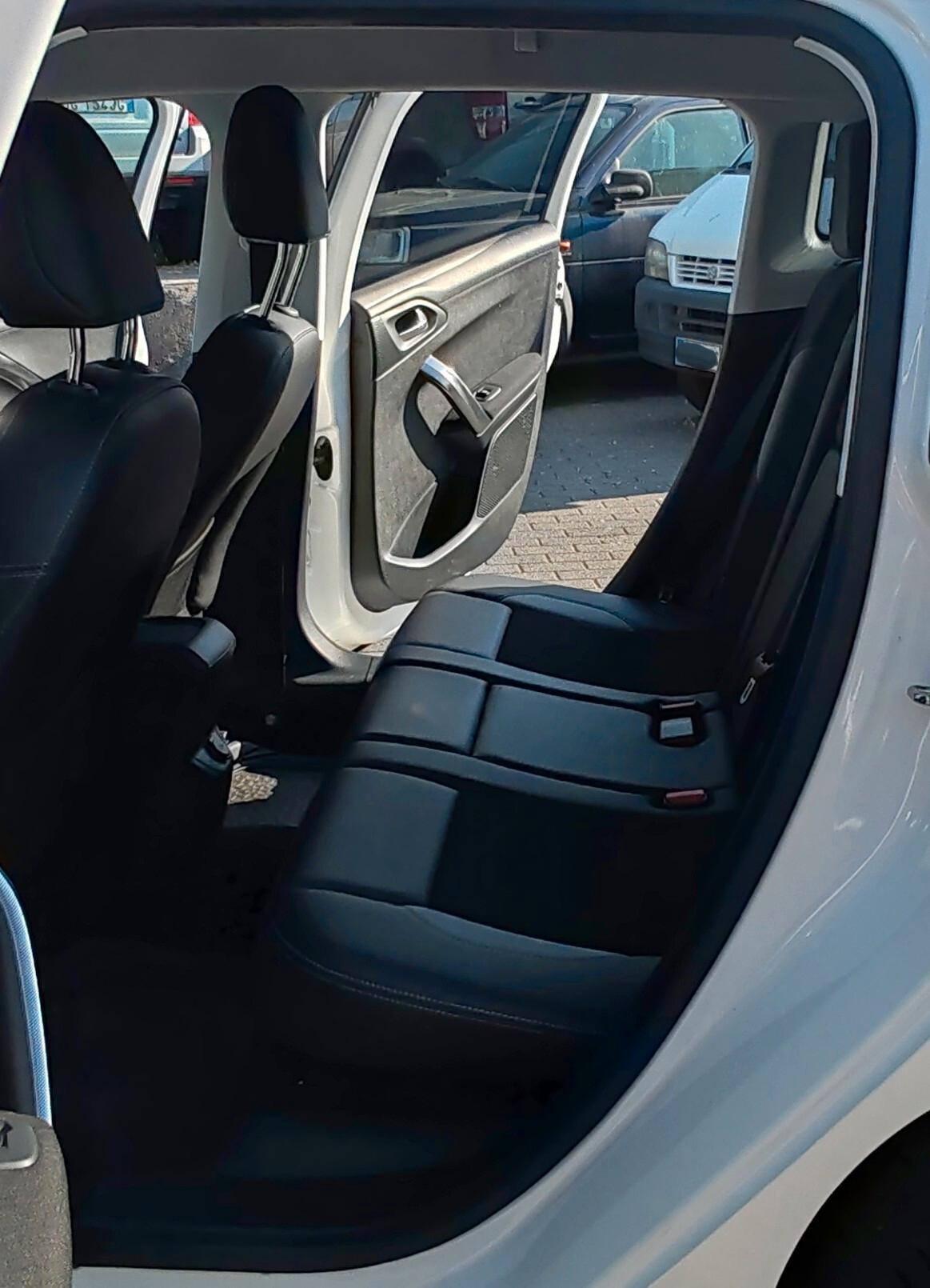 Peugeot 2008 e-HDi 92 CV S&S Urban Cross