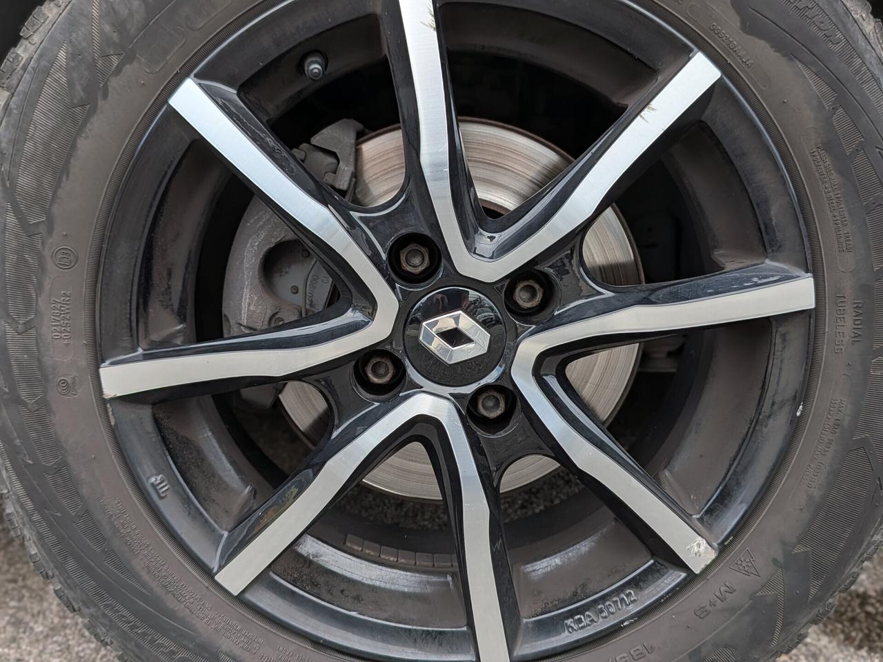 Renault Clio Moschino TCe 5 porte adatta a neopatentati