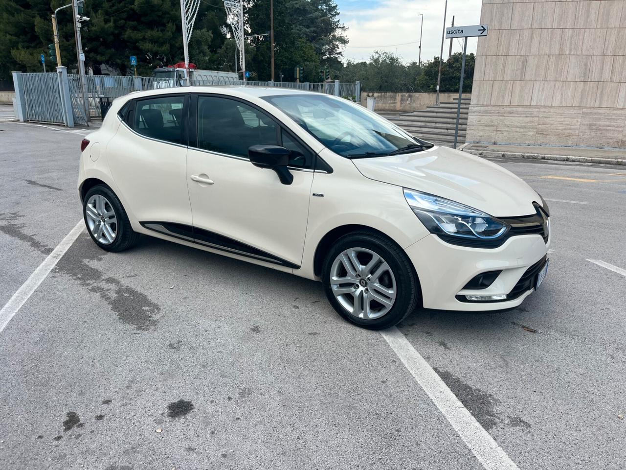 Renault Clio 1.2 75 CV 5 p. Duel X NeoPatentati