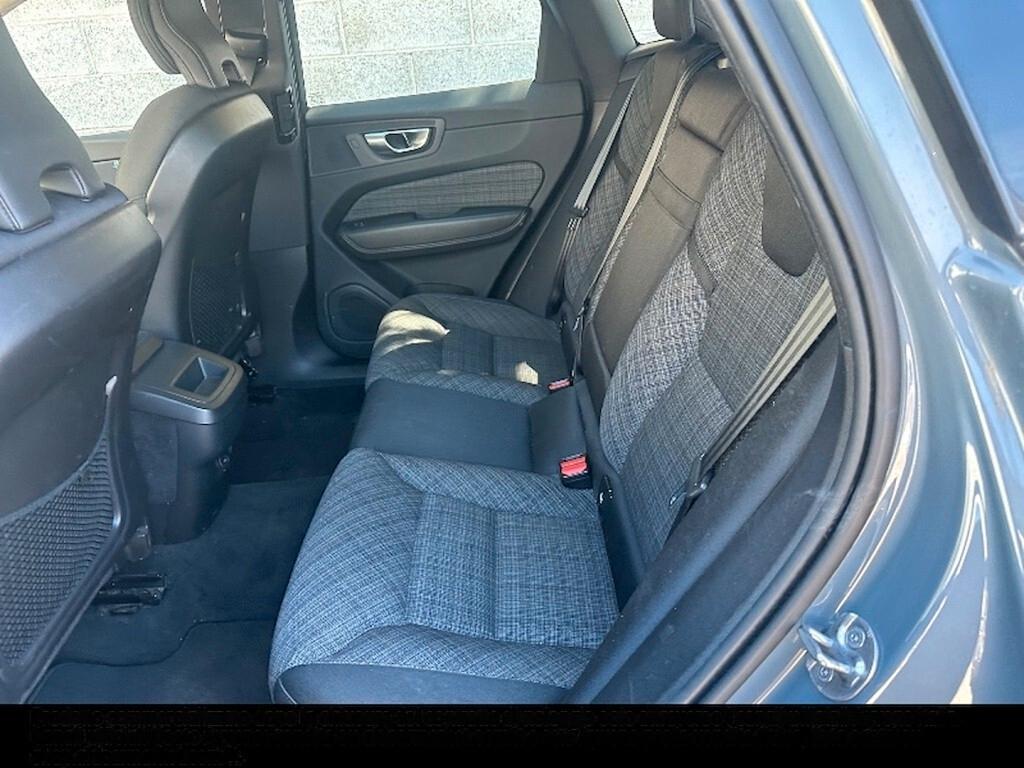 VOLVO XC60 2.0D 197CV B4 (D) AUTOMATIC CORE ( FARI LED - COCKPIT - CRUISE - NAVI - MIRROR - PDC - CERCHI 18 )