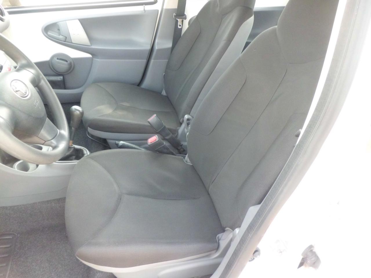 Toyota Aygo 1.0 12V VVT-i 5 porte Sol Connect