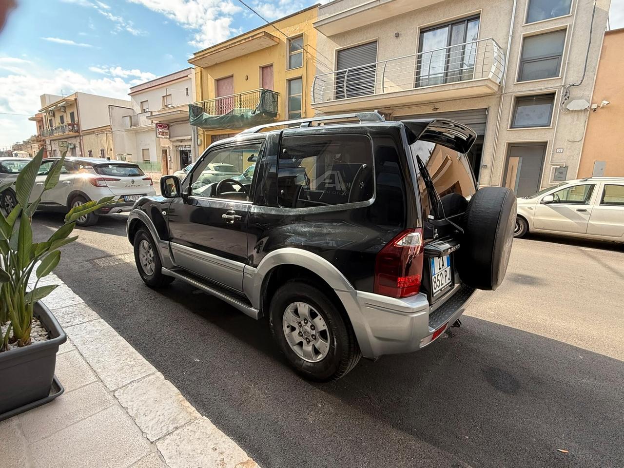 Mitsubishi Pajero 3.2 16V DI-D 3p. Tetto + pelle+ sedili elettrci+ gancio traino
