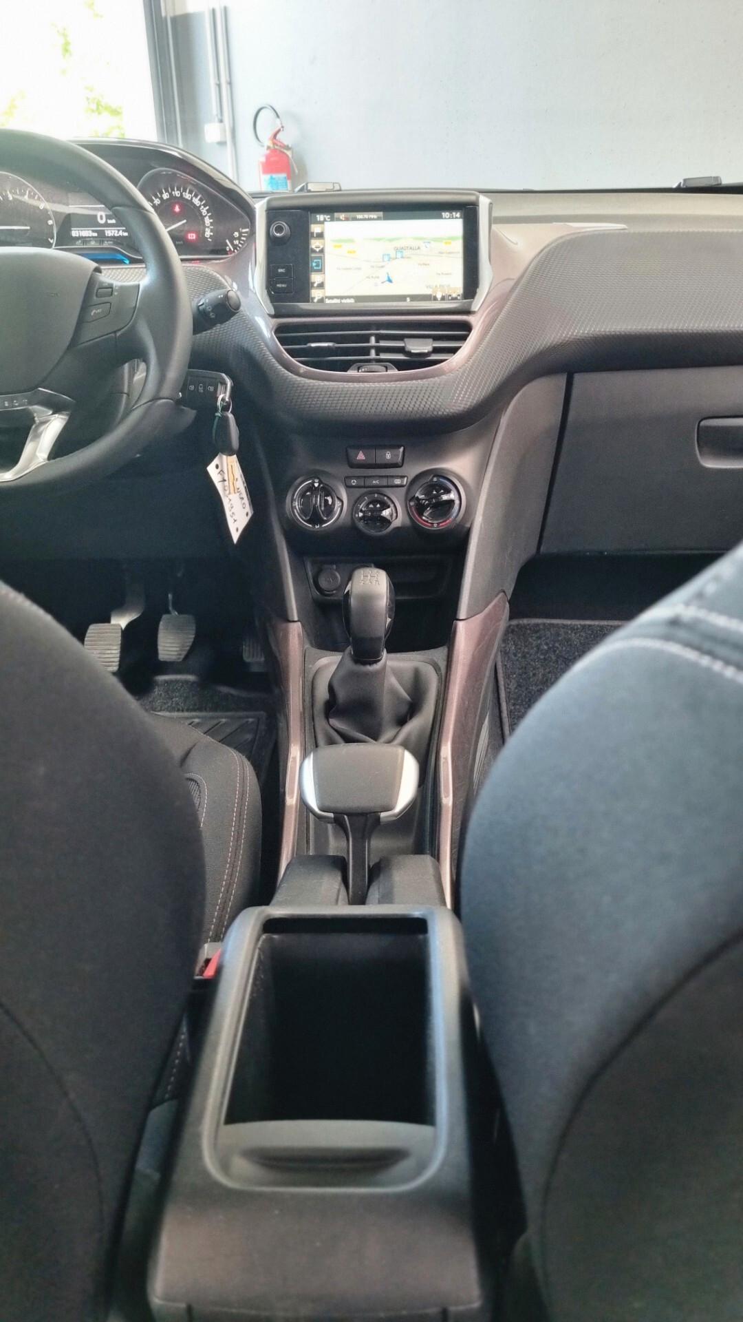 Peugeot 2008 1.2 KM 31.600 UNICO PROPRIETARIO,DISTRIBUZIONE FATTA