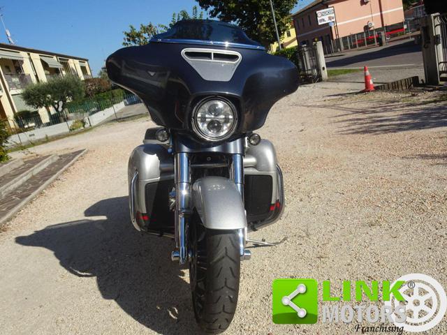 HARLEY-DAVIDSON FLHX Street Glide CVO