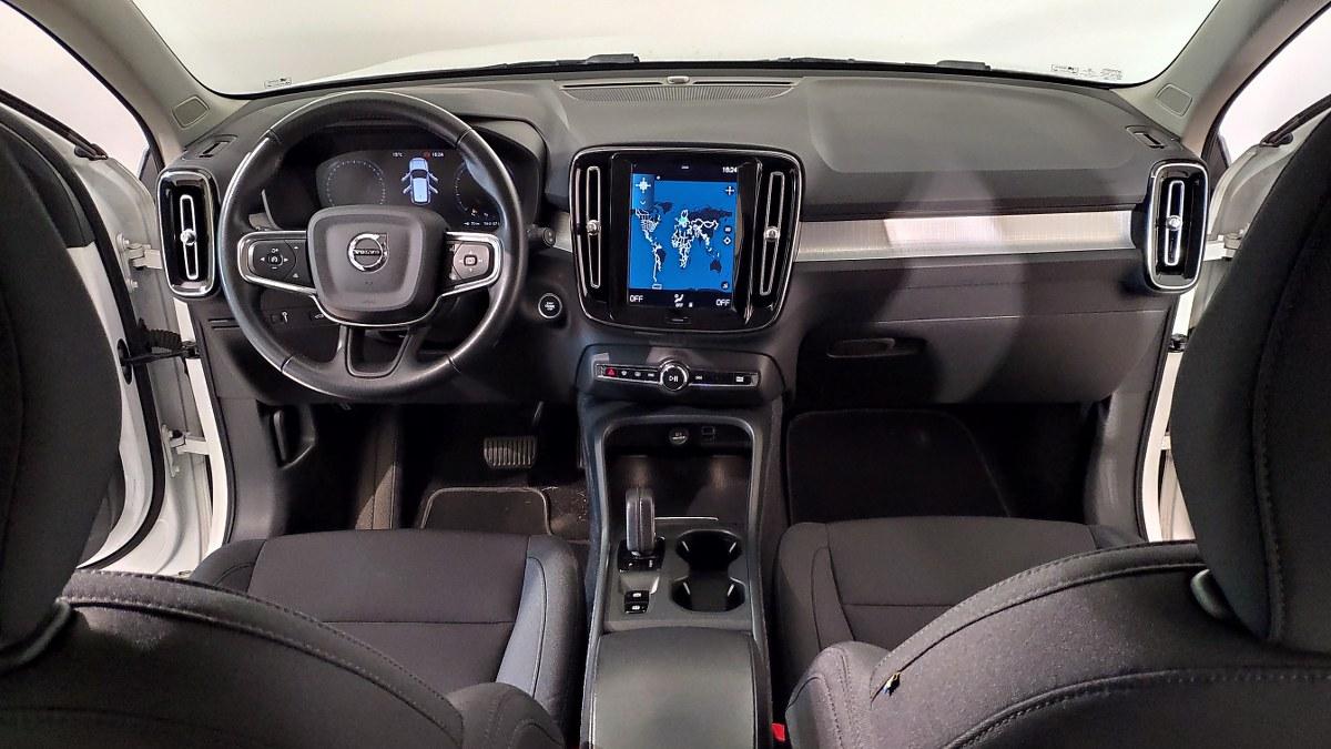 VOLVO Xc40 T2 Geartronic Momentum Pro N-1