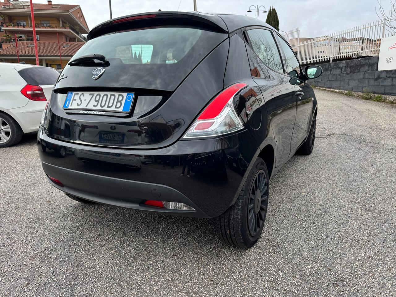 Lancia Ypsilon 1.2 69 CV 5 porte Platinum