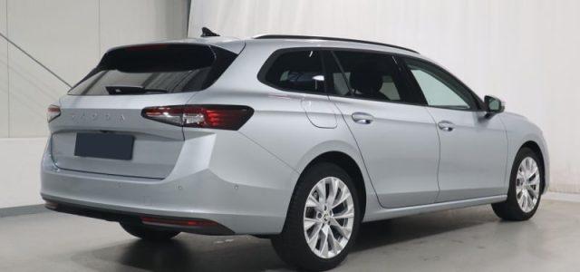 SKODA Superb 2.0 TDI DSG Wagon Style