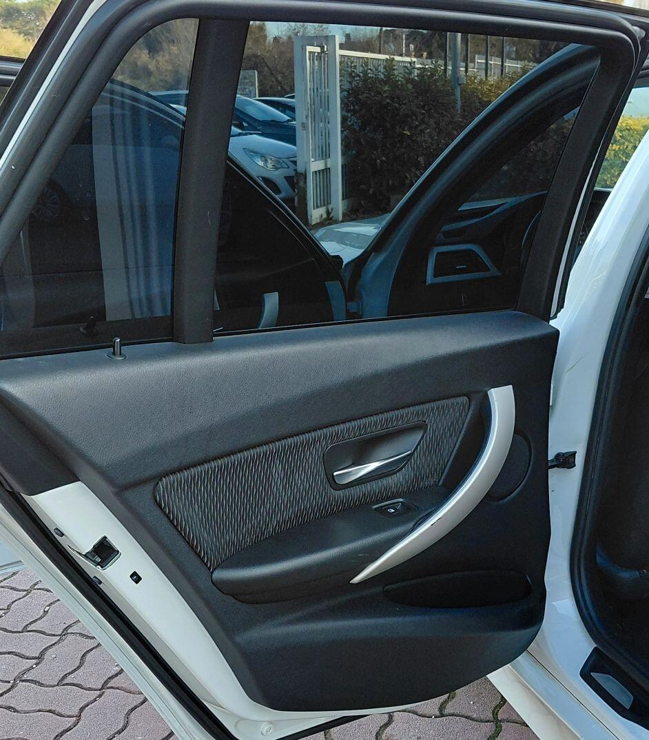 Bmw 318 318d Touring Msport - 2014