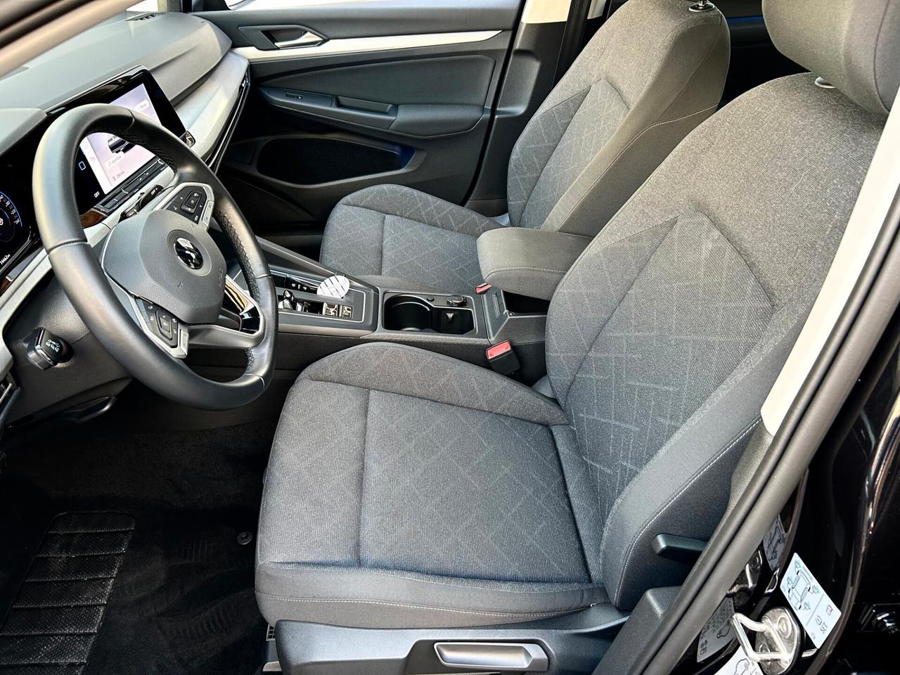Volkswagen Golf 1.5 eTSI 130 DSG Life 2022