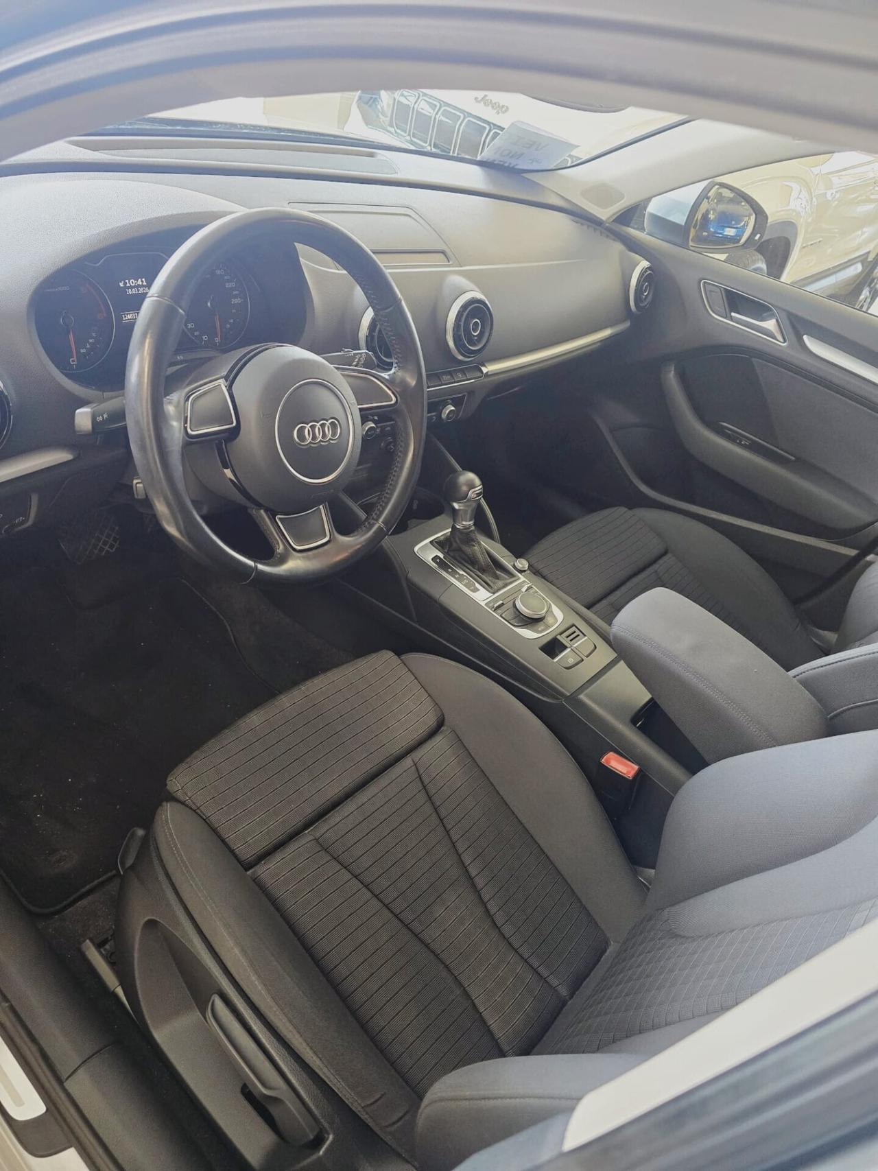 Audi A3 SPB 1.6 TDI S tronic 15'