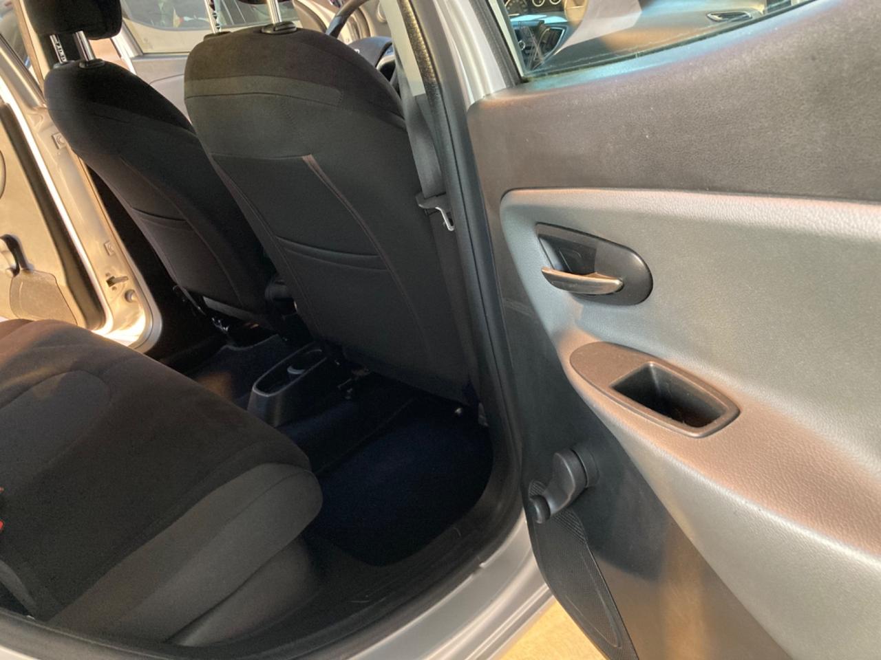 Lancia Ypsilon 1.2 69 CV 5 porte Gold km. Originali