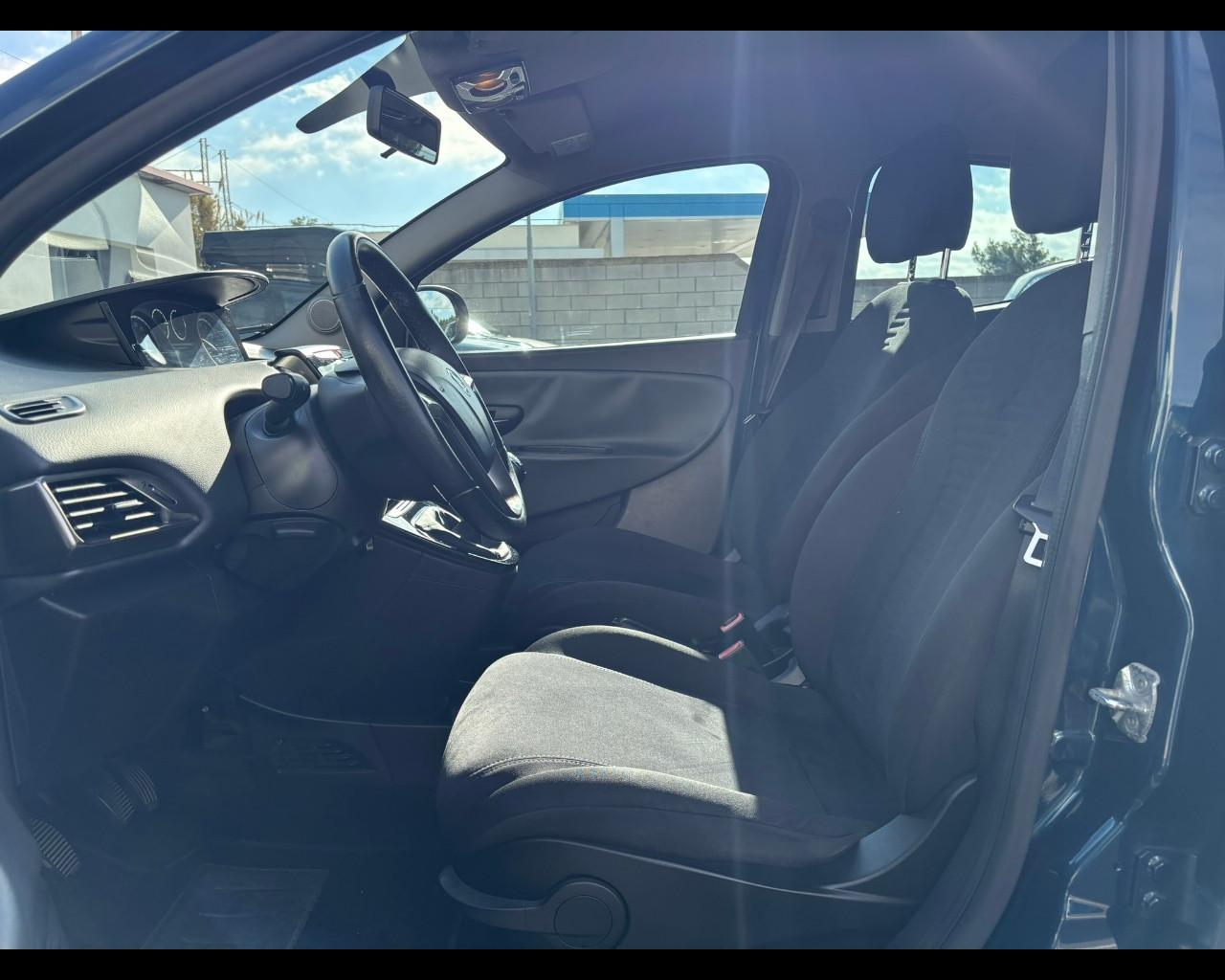 LANCIA Ypsilon 3ª serie - Ypsilon 1.2 69 CV 5 porte 30th Anniversary