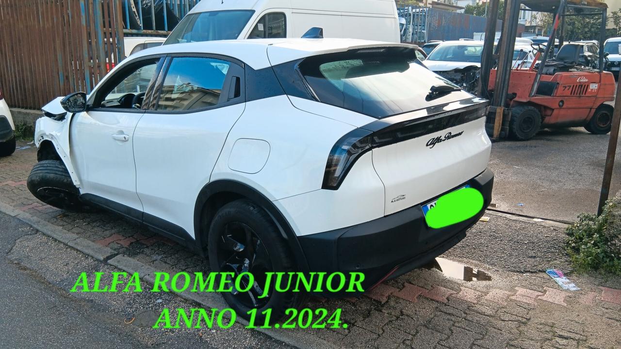 Alfa Romeo Junior incidentata sinistrata mondialcars 024