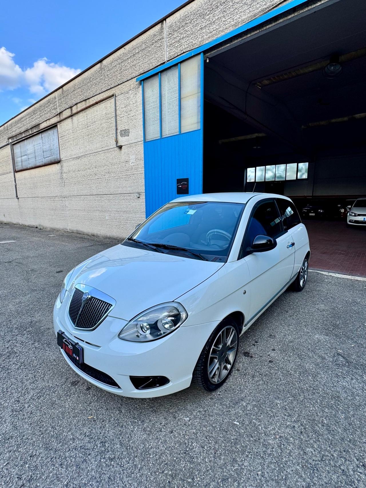 Lancia Ypsilon 1.2 69 CV Unyca