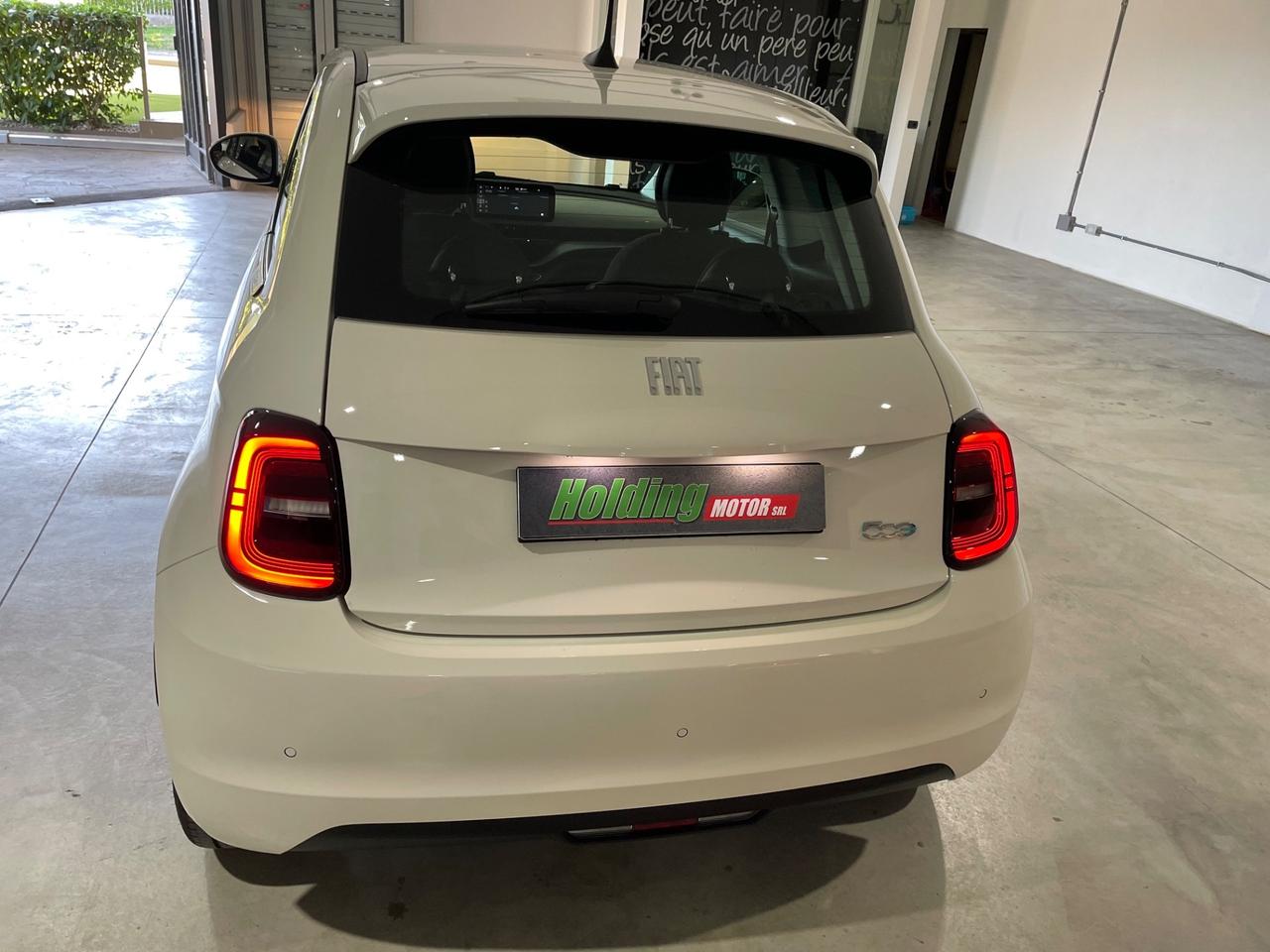 Fiat 500 500e Berlina 42 kWh Icon