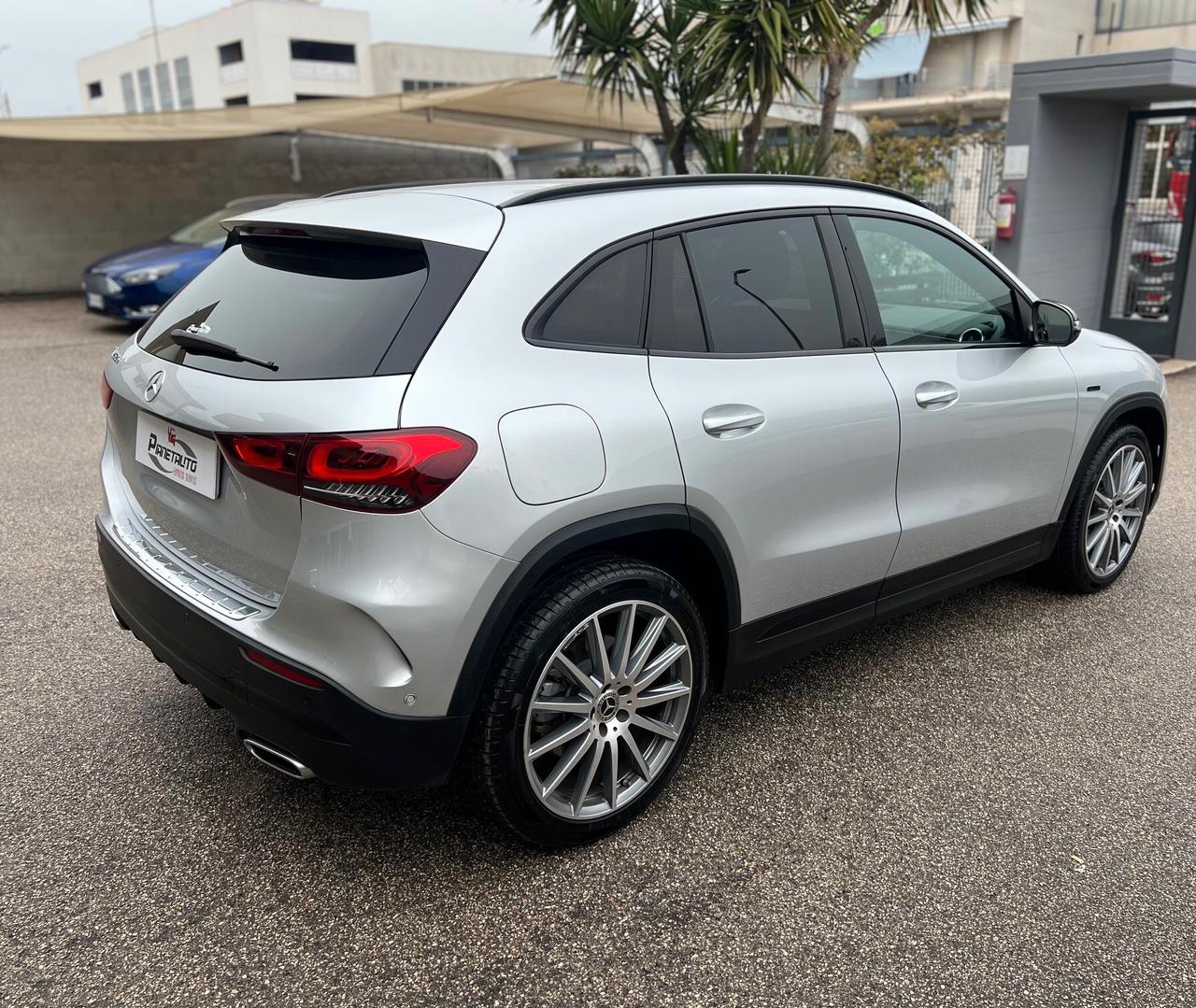 Mercedes-benz GLA 250 e phev (eq-power) Premium AMG AUTO NIGHT PERFETTA!