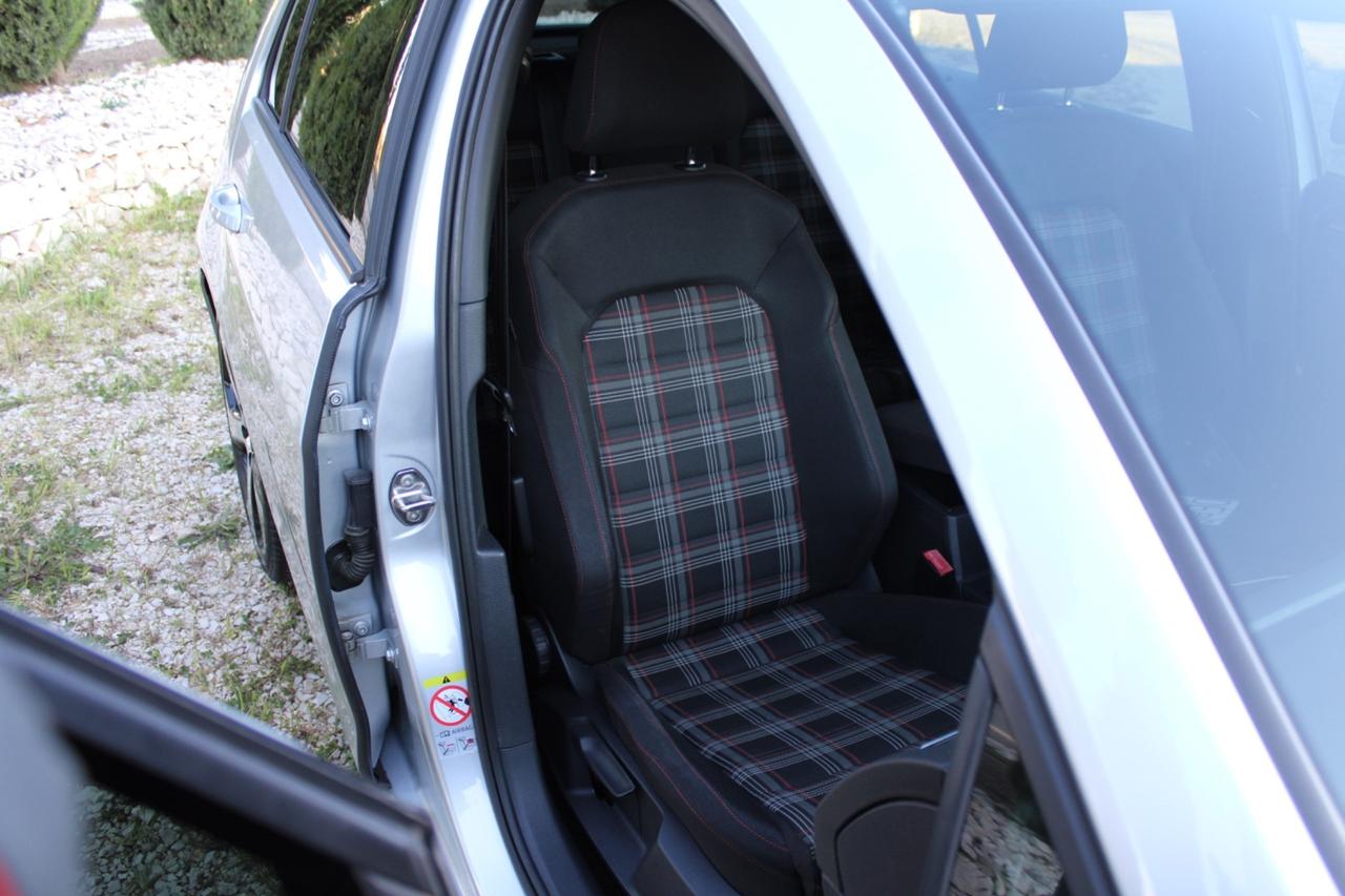 Volkswagen Golf GTI Golf GTI 2.0 TSI DSG 5p. BlueMotion Technology